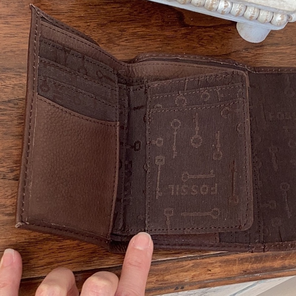 Fossil Vintage Brown cowhide Leather Wallet - Picture 11 of 16